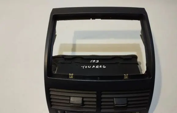 Dash center air vent grill