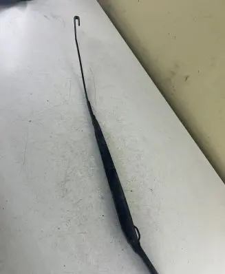 Hyundai Santa Fe Front wiper blade arm