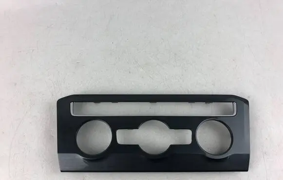 Volkswagen Tiguan Climate control/heater control trim 5NC820073A