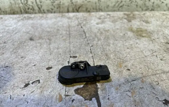 Dodge Challenger Tire pressure sensor 56029479AB 128C70EB 16394