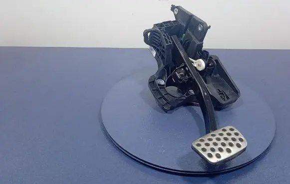 Opel Insignia A Accelerator throttle pedal 84187599