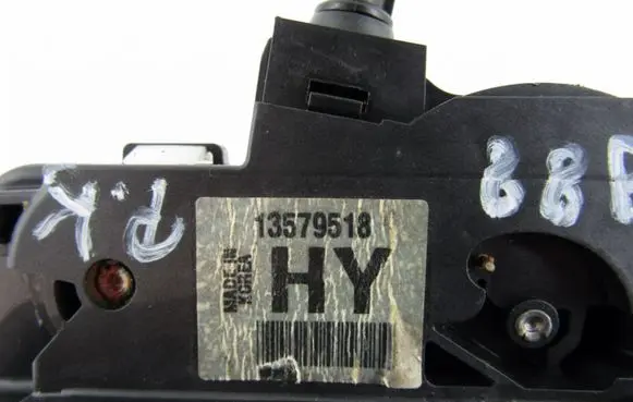 Opel Insignia A Front door lock 13579518