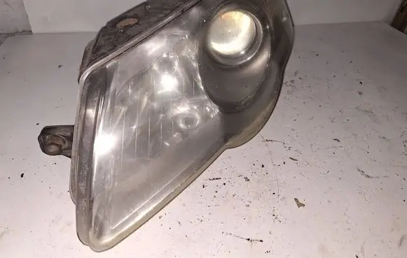 Volkswagen PASSAT B6 Headlight/headlamp