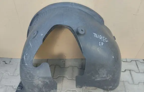 Volkswagen Touareg I Front arch 7L6809961
