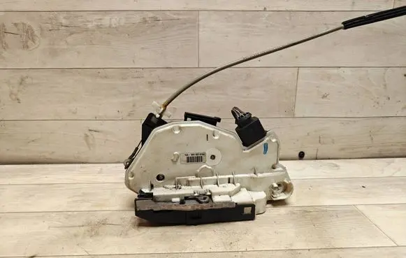 Seat Ibiza IV (6J,6P) Front door lock 5N1837015A