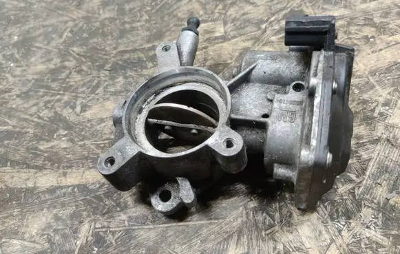 Opel Astra J Electric throttle body valve 55564164
