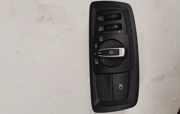 BMW 2 F22 F23 Light switch 6847522