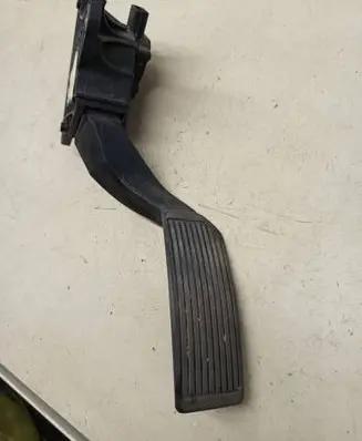 Nissan Murano Z50 Accelerator throttle pedal 18002CB000