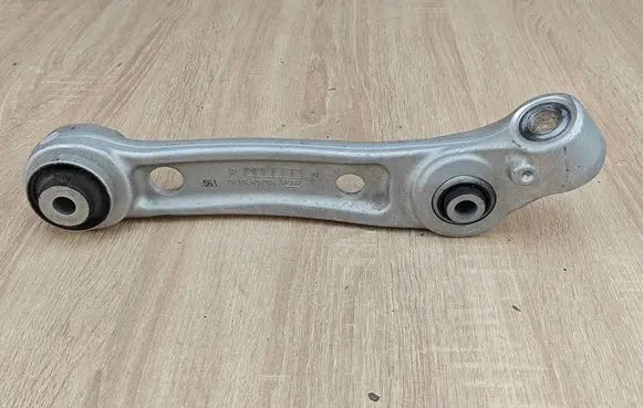 BMW 8 G16 Front control arm 6886908