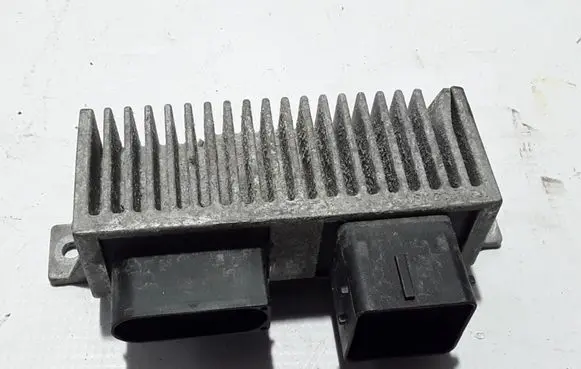 Opel Vivaro Glow plug pre-heat relay 271206395R