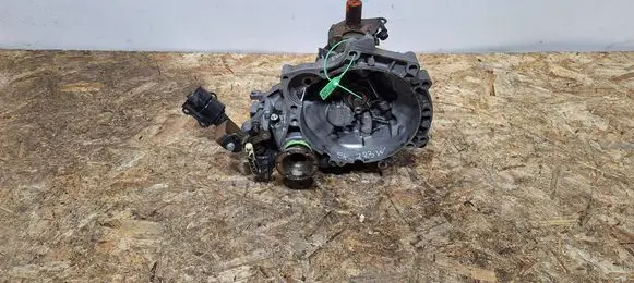 Manual 5 speed gearbox