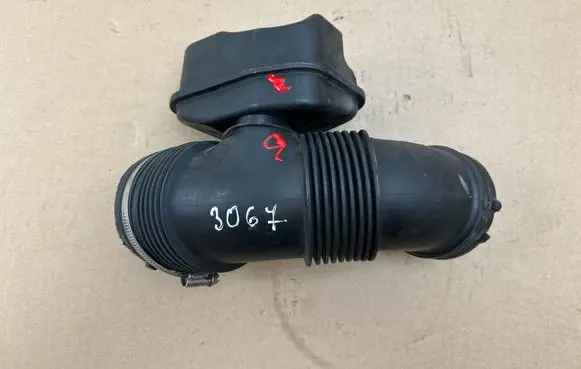 BMW X3 E83 Air intake duct part 6650931 3402929