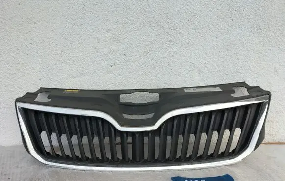 Skoda Rapid (NH) Front bumper upper radiator grill 5JA853668