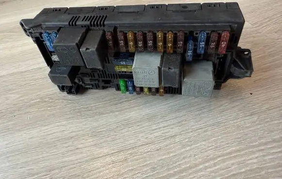 Mercedes-Benz E W211 Comfort/convenience module A2115454301 2115454301