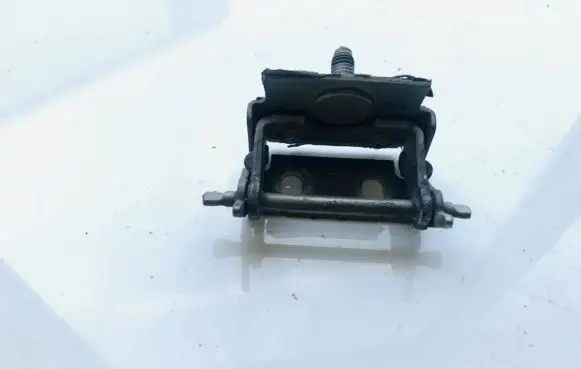 Ford Fusion Tailgate/trunk/boot hinge