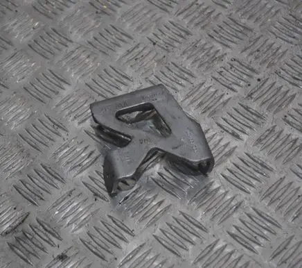 Volkswagen PASSAT B7 Other engine bay part 03C199207A