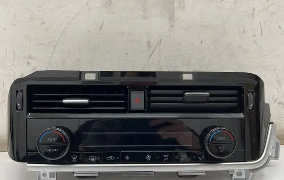 Nissan X-Trail T33 Climate control unit 275006RN0C 687536RA2A