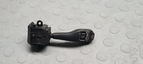 BMW 7 E38 Wiper control stalk 8375407