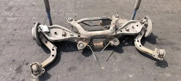 BMW 3 E46 Rear axle beam 
