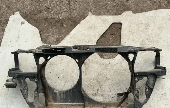 Audi A4 S4 B5 8D Radiator support slam panel bracket
