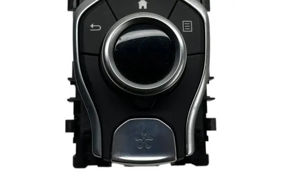 Head unit multimedia control