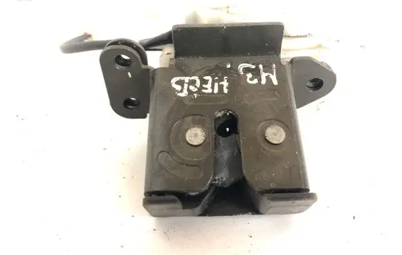 Mazda 3 I Tailgate/trunk/boot lock/catch/latch