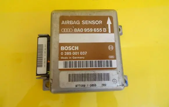 Audi A4 S4 B5 8D Airbag control unit/module 8A0959655B