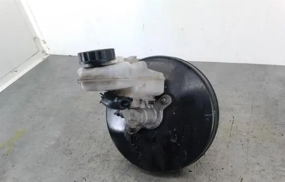 Toyota Avensis T270 Brake booster 4720005240