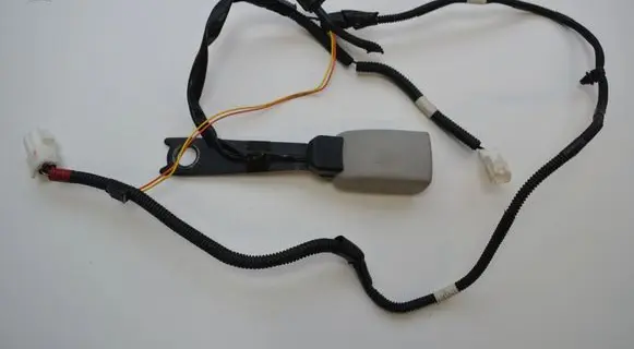 Chevrolet Malibu Front seatbelt buckle E034501
