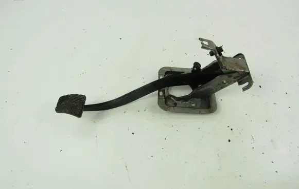 Mitsubishi Lancer Brake pedal 