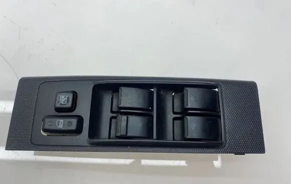 Toyota Corolla Verso AR10 Electric window control switch 37073 848200F030