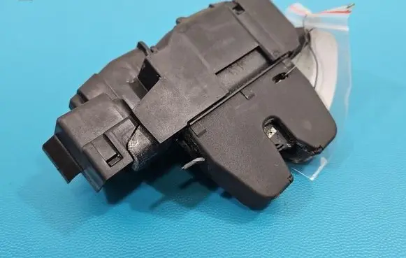 Peugeot Expert Tailgate/trunk/boot lock/catch/latch 9816195380 IMPRK1612733