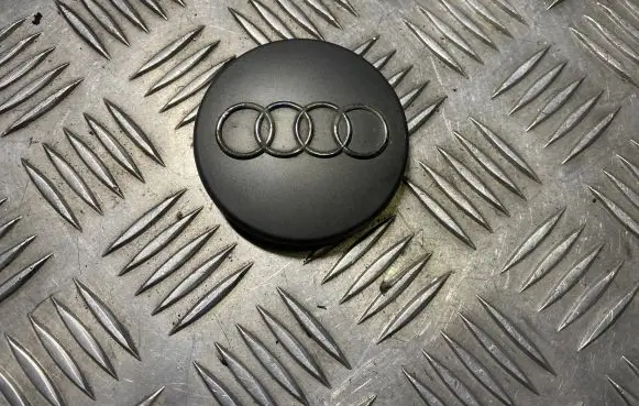 Audi A6 S6 C6 4F Original wheel cap 8D0601170