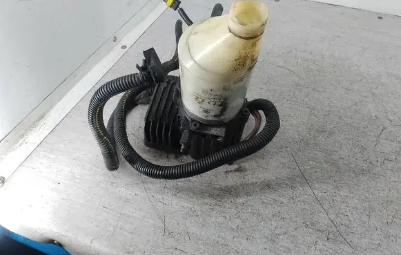 Opel Astra G Power steering pump 