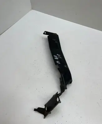 Audi A4 S4 B8 8K Fender mounting bracket 8K0821136B
