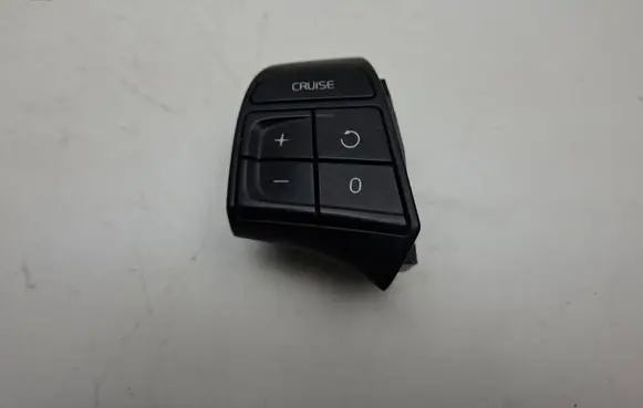 Volvo XC60 Steering wheel buttons/switches 30739638