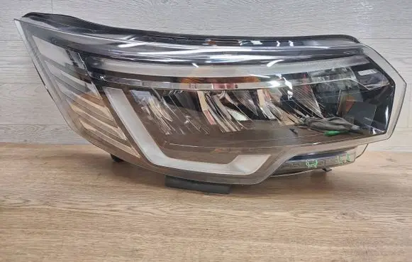 Renault Trafic III (X82) Headlight/headlamp 260102899R 1EX01472102