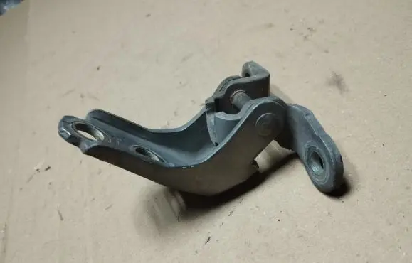 Honda Civic Front door upper hinge