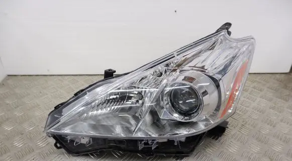 Toyota Prius+ (ZVW40) Headlight/headlamp 8117047300
