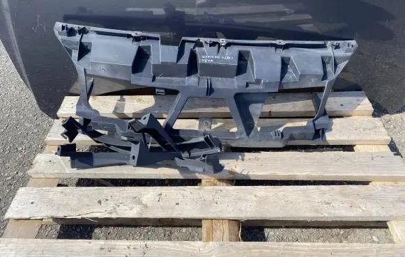 Renault Scenic II - Grand scenic II Top upper radiator support slam panel 8200140174 8200183785 8200183741