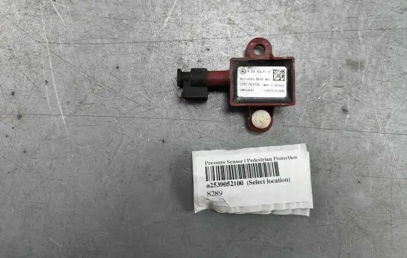 Mercedes-Benz GLC X253 C253 Airbag deployment crash/impact sensor a2539052100