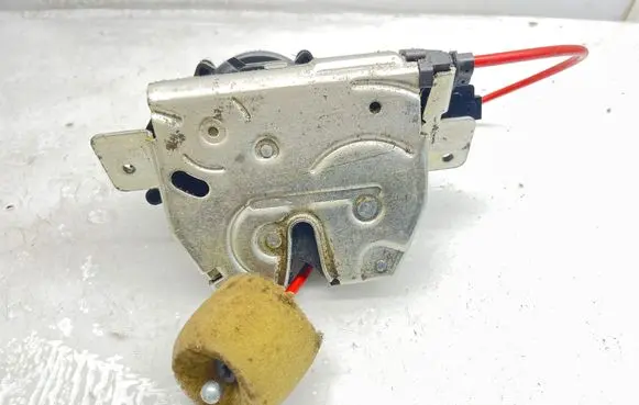 Mercedes-Benz ML W164 Tailgate/trunk/boot lock/catch/latch A2117400235