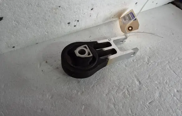 Chrysler 200 Engine mount vacuum valve 68240438AA 53322892