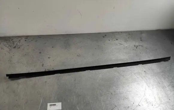Volvo XC60 Other front door trim element 33390972