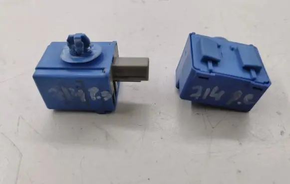 Toyota C-HR I Horn buzzer relay 8665250010 8934319020