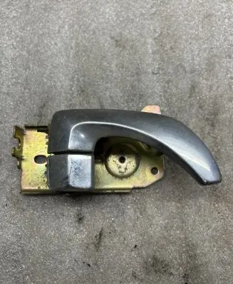 KIA Sorento Front door interior handle