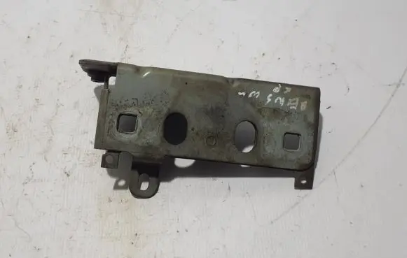 Land Rover Range Rover L322 Headlight/headlamp mounting bracket ASU780231