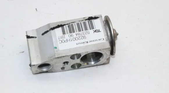 Nissan X-Trail T32 Air conditioning (A/C) expansion valve 922001HP0C