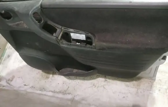 Opel Zafira A Front door card panel trim