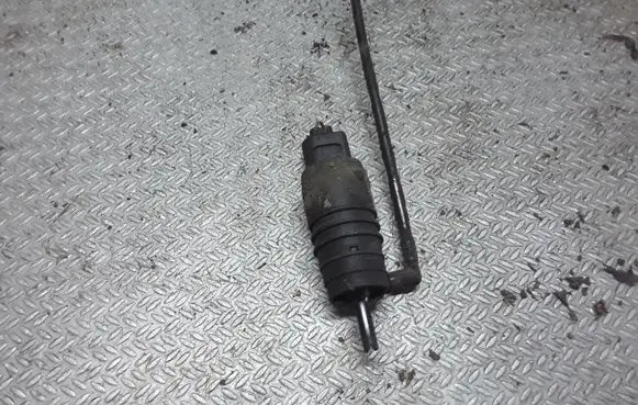 BMW 5 E39 Windscreen/windshield washer pump